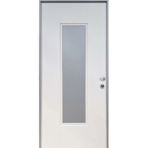 Porta blindata bianca con inserto in vetro stretto, ferramenta visibile.