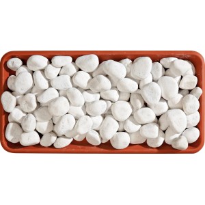 Ciottoli decorativi bianchi (t.b.t.) in un vassoio marrone. Ideali per giardino e decorazioni.