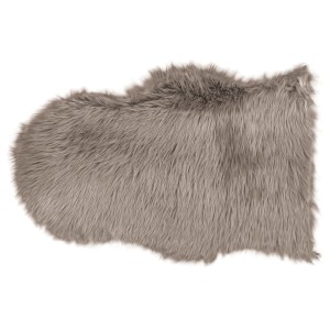 Tappeto grigio e peloso t.b.t. della categoria tappeti a pelo lungo.