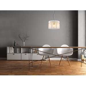 Moderna lampada a sospensione t.b.t. in sala da pranzo, per un'illuminazione elegante.