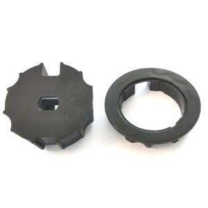 Accessori per la casa intelligente: Due parti in plastica nera.