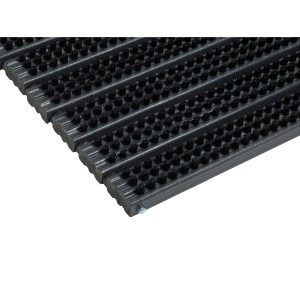 Tappetino OBI nero (38,5x59 cm) con setole per la pulizia delle scarpe.