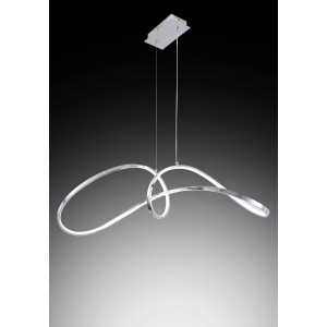 Moderna lampada a sospensione a LED t.b.t. in look cromato per spazi abitativi.