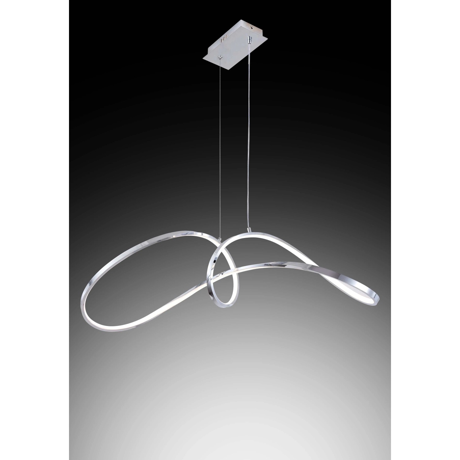 Moderna lampada a sospensione a LED t.b.t. in look cromato per spazi abitativi.