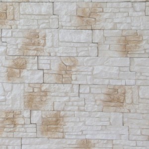 Rivestimento murale/listelli decorativi chiari effetto pietra per interni ed esterni.
