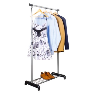 Appendino mobile regolabile con vestiti e ripiano per scarpe per riporre i tessuti.