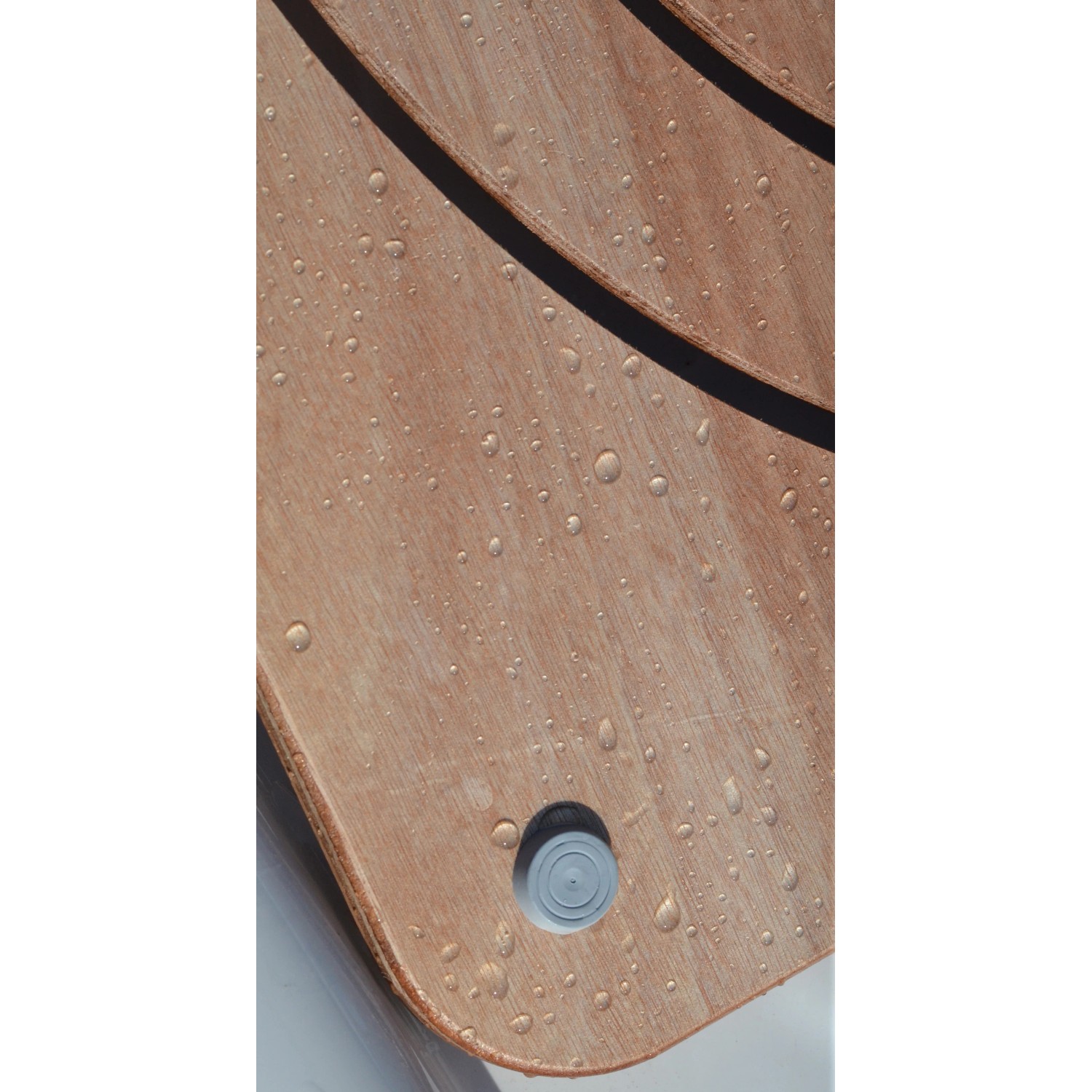 Mensola in legno con gocce d'acqua, accessorio per doccia.