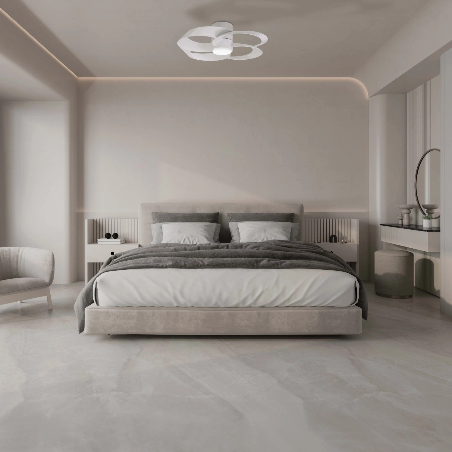 Ventilatore da soffitto bianco moderno in camera da letto. Il ventilatore di design fornisce aria fresca.