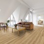 Soggiorno con laminato Kaindl resistente all'acqua, rovere Cordoba elegante, 8,5 mm di spessore.