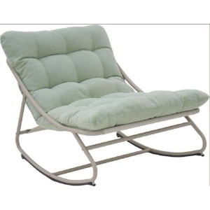 Sedia a dondolo da giardino t.b.t. verde chiaro con struttura in metallo e morbidi cuscini.