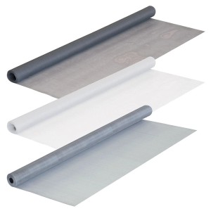 Rotoli di zanzariere t.b.t. in grigio, bianco e argento.