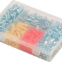 Cassetta assortita con viti, dadi e tasselli per il fai da te.