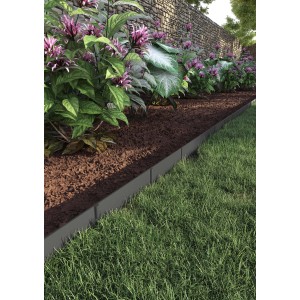 Bordura per prato t.b.t. grigia in metallo in aiuola con fiori e prato.