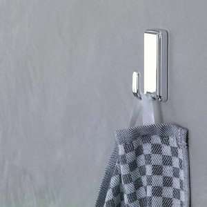 Gancio adesivo t.b.t. con asciugamano, effetto cromato.