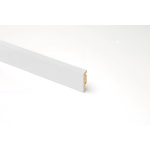 Battiscopa t.b.t. bianco in legno, vista dettagliata.