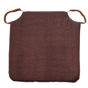 Cuscino quadrato marrone con passanti per il fissaggio.