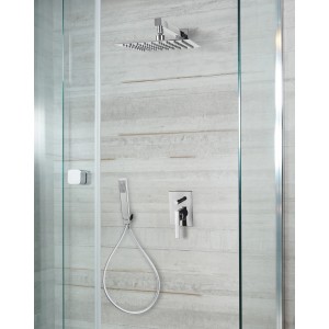 Set soffione quadrato e doccetta in look cromato.