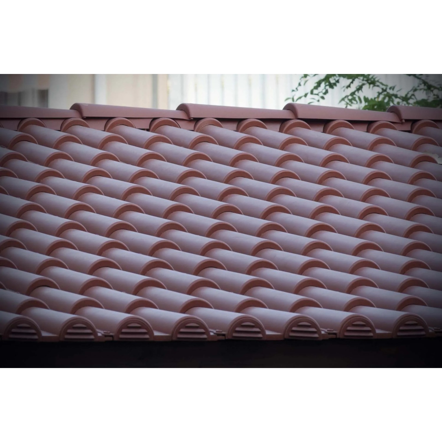 Tegole marroni in plastica, categoria: Coperture plastiche e lastre alveolari.