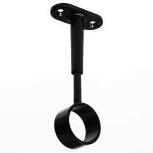 Staffa nera per asta appendiabiti per sistemazione cucina.