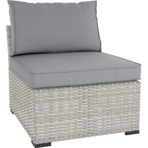Poltrona del set lounge Wicker grigio Hopevale con cuscini per seduta e schienale.