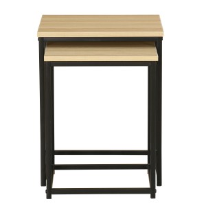 Set di 2 tavolini t.b.t. con aspetto legno e struttura in metallo nero.