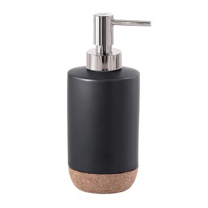 Dispenser sapone nero con base in sughero e pompa cromata.