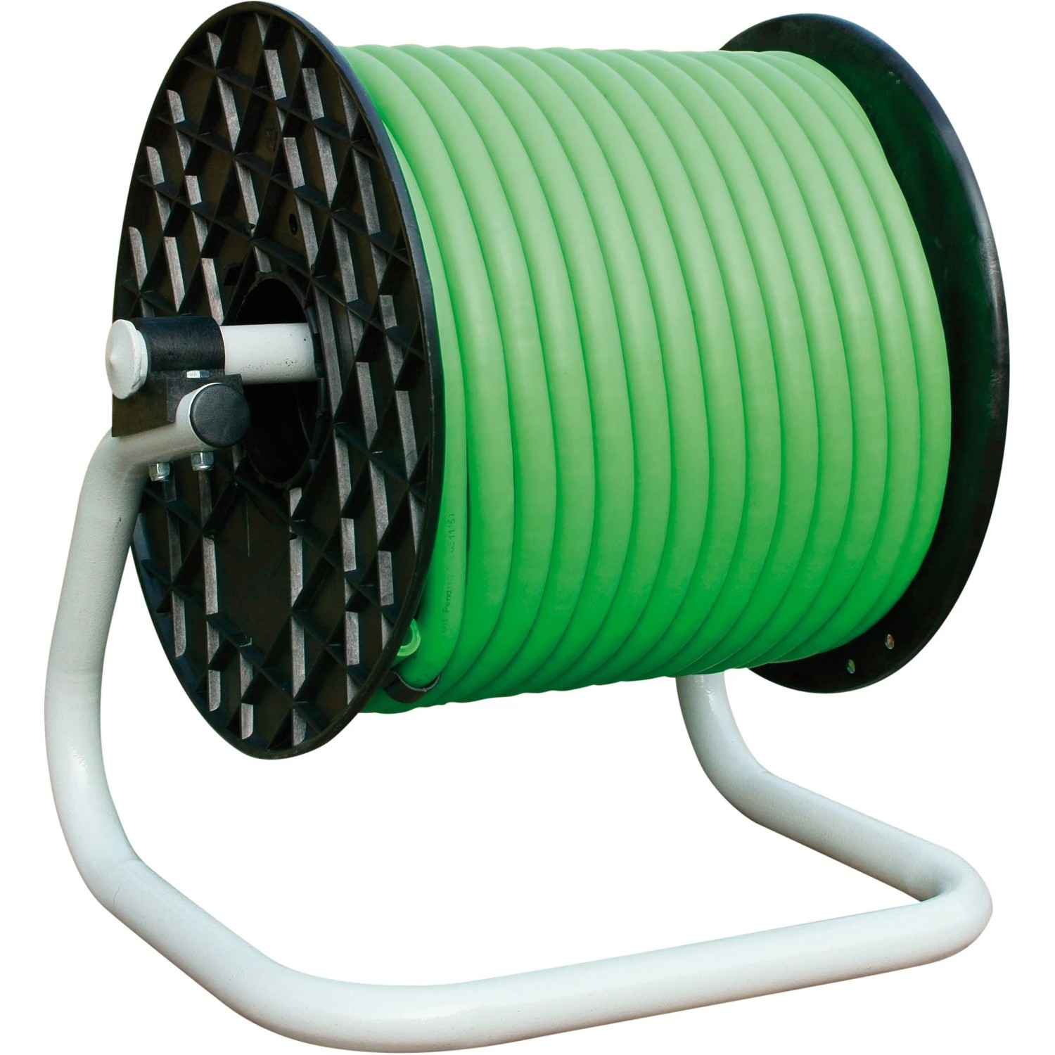 Avvolgitore con tubo per irrigazione verde su telaio metallico bianco.