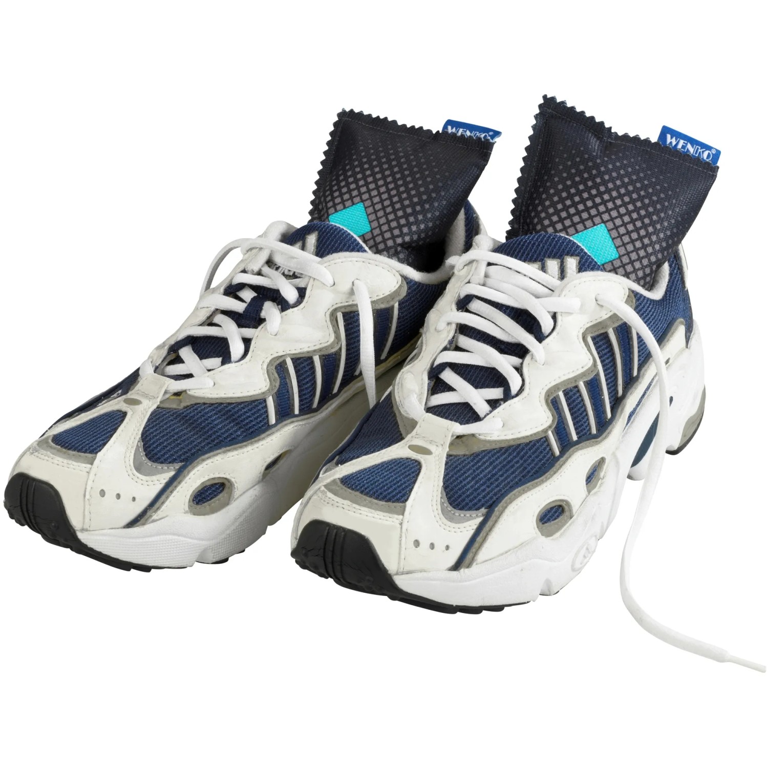 t.b.t. deumidificatori per scarpe in scarpe da ginnastica blu e bianche.