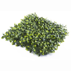 Tappeto t.b.t. quadrato verde per privacy o decorazione.