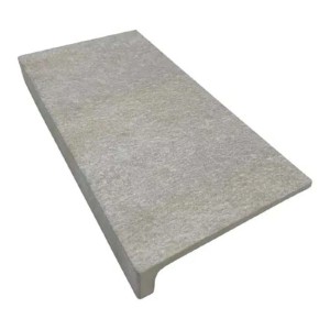 Battiscopa grigio (Battiscopa) con bordo arrotondato.