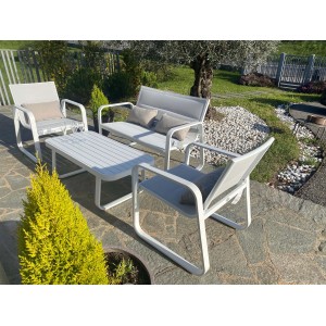 Set di mobili da giardino t.b.t. bianco con tavolo, divano e poltrone.