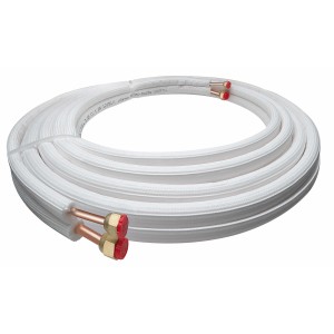 Tubo refrigerante bianco per condizionatori con raccordi in rame per climatizzatori.