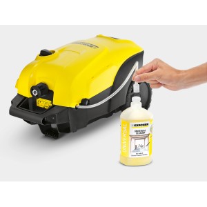 Kärcher Universal Cleaner RM 626 1 l collegato all'idropulitrice.