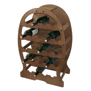 Portabottiglie in legno a forma di botte con diverse bottiglie di vino.