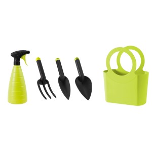 Set attrezzi da giardino: spruzzino, zappetta, palette e borsa per giardinaggio.