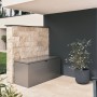 Biohort StyleBox 170 Grigio Quarzo Metallizzato su terrazza. Elegante box universale impermeabile per giardino e balcone.