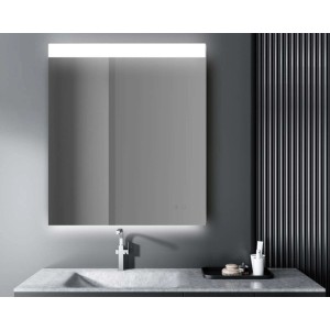 Specchiera t.b.t. illuminata in bagno moderno.