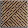 Pannello decorativo quadrato con motivo a legno e strisce.