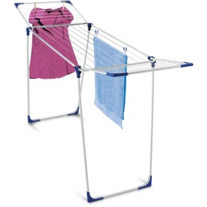 Stendibiancheria Leifheit Classic 180 Solid con bucato, aperto. Asciugatrice per interni ed esterni.