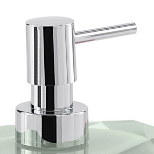 Dettaglio: dispenser sapone t.b.t. con erogatore cromato.