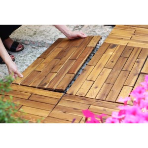 Posa di piastrelle in legno t.b.t. per esterni. Facile installazione di Piastrelle in legno.