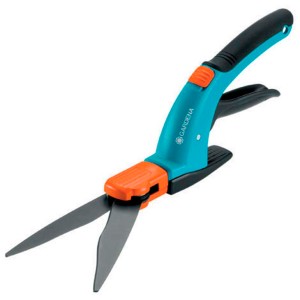 Cesoie per erba Gardena Comfort con testa girevole per tagliare i bordi del prato.