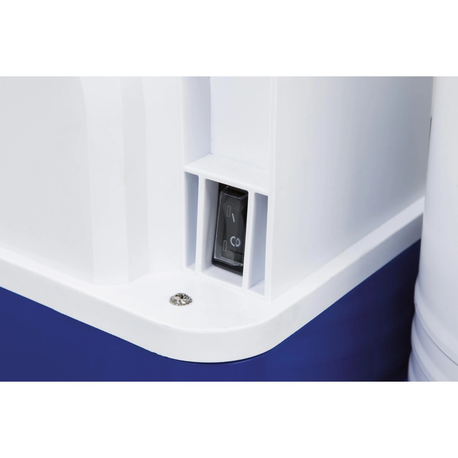 Dettaglio di un filtro a cartuccia t.b.t. con interruttore.