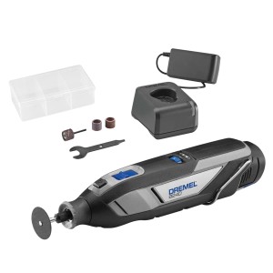 Dremel 8240 multiutensile a batteria con set di accessori, caricabatterie e attacchi.