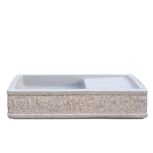 Fontana da giardino rettangolare t.b.t. in pietra con vasca e ripiano.