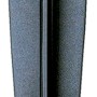 Gocciolatore nero per microirrigazione con testa arancione per l'irrigazione.