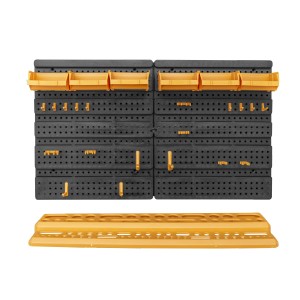 Set di pannelli forati t.b.t. con ganci e contenitori per l'organizzazione degli attrezzi.