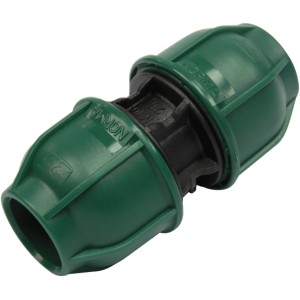 Connettore verde per sistemi di irrigazione interrati.