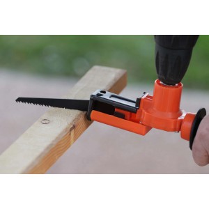 t.b.t. Attacco per seghetto alternativo in uso su legno.