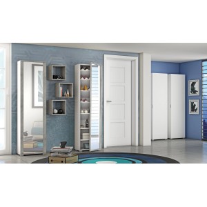 Set moderno di scarpiera con specchi e mensole per l'ingresso.